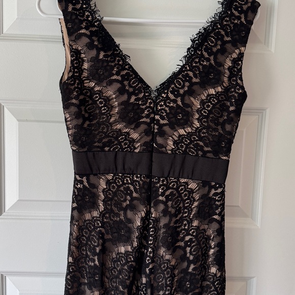 Betsy & Adam Black Lace V-Neck Maxi Gown